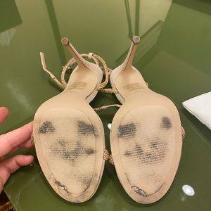 Only wore once super elegant just to high for me